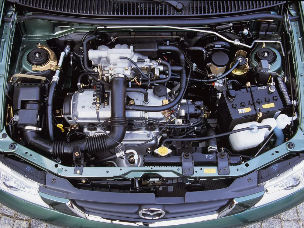Автомобиль Mazda Demio I (DW) Хэтчбек (5 дверей)