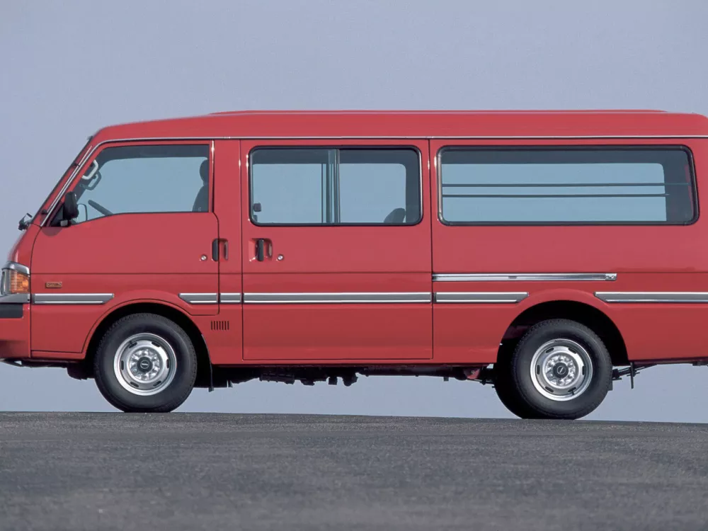 Автомобиль Mazda E-Series Минивэн