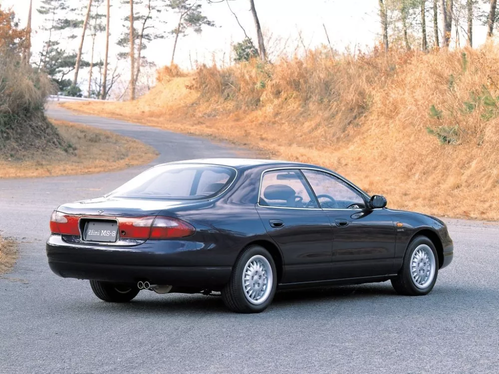 Автомобиль Mazda Efini MS-8 Седан