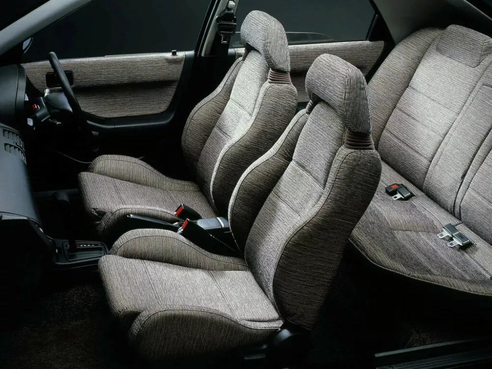 Автомобиль Mazda Eunos 100 Хэтчбек (5 дверей)