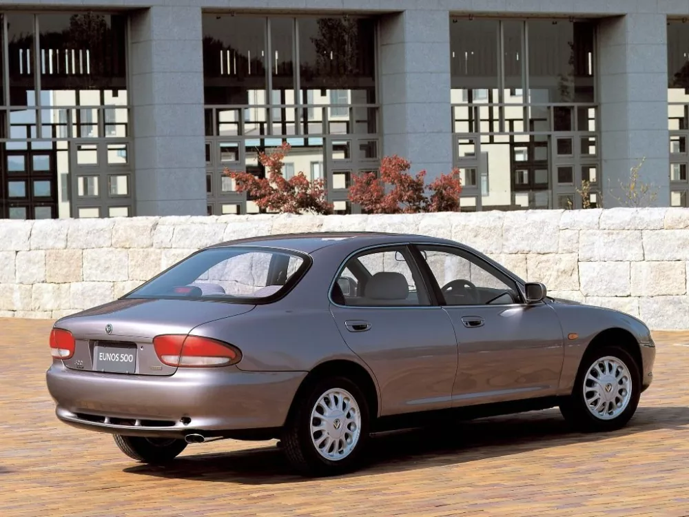 Автомобиль Mazda Eunos 500 Седан