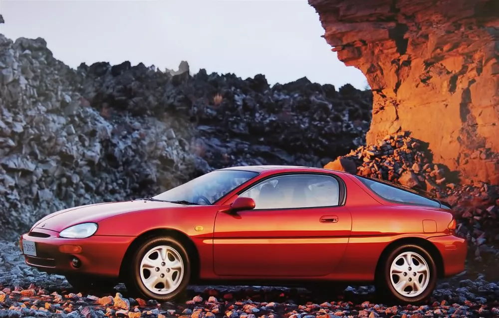 Автомобиль Mazda Eunos Presso Купе