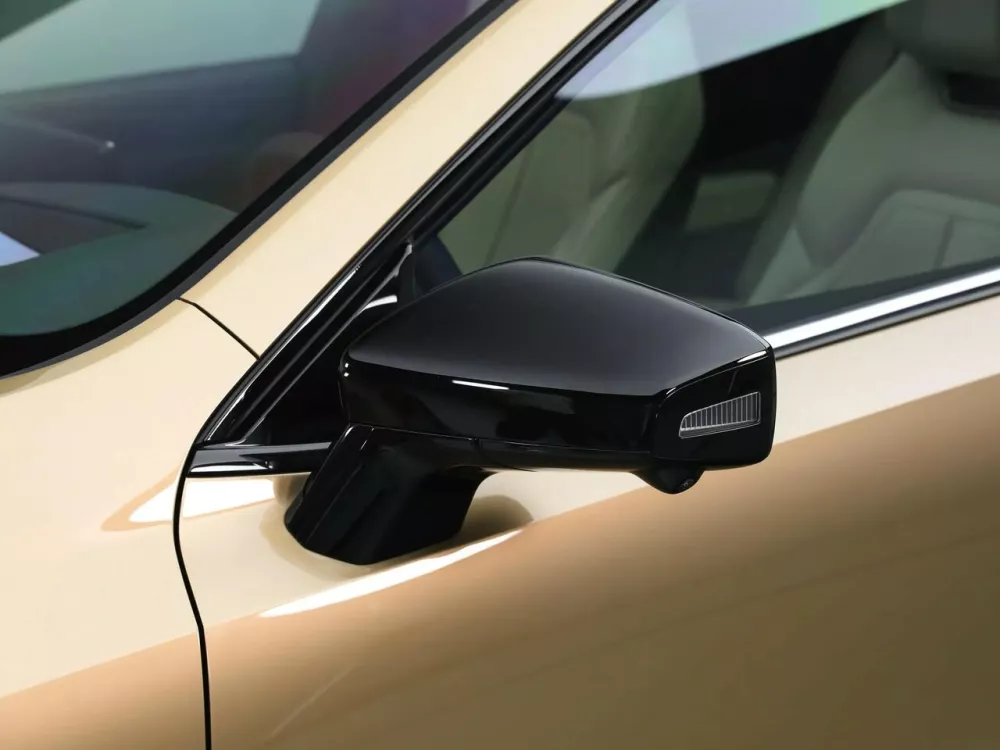 Автомобиль Mazda EZ-6 Лифтбек