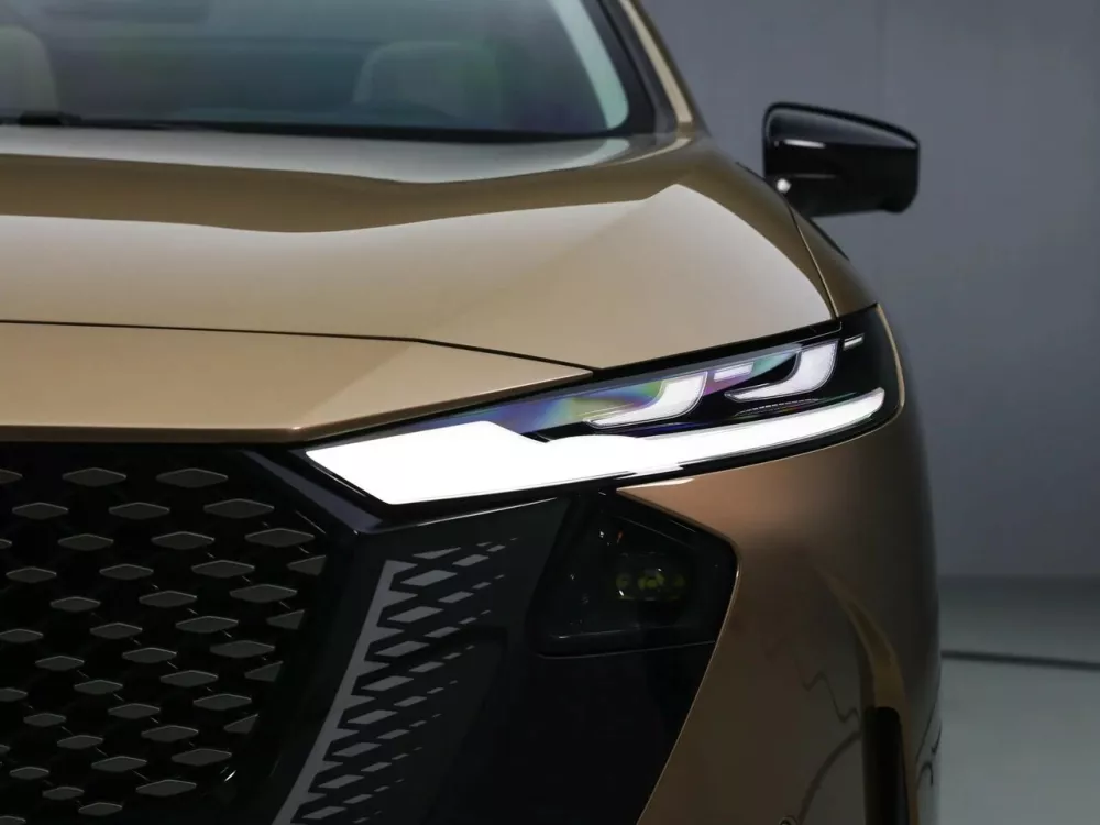 Автомобиль Mazda EZ-6 Лифтбек