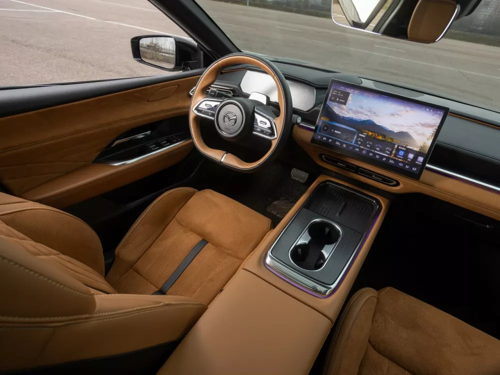 Автомобиль Mazda EZ-6 Лифтбек