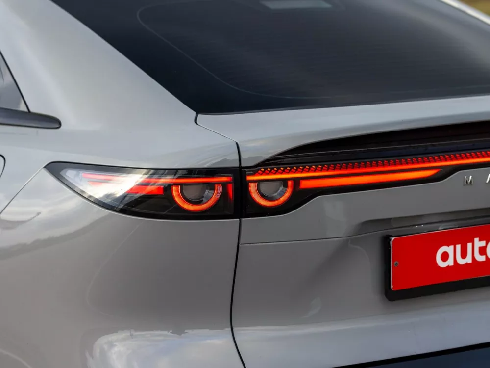 Автомобиль Mazda EZ-6 Лифтбек