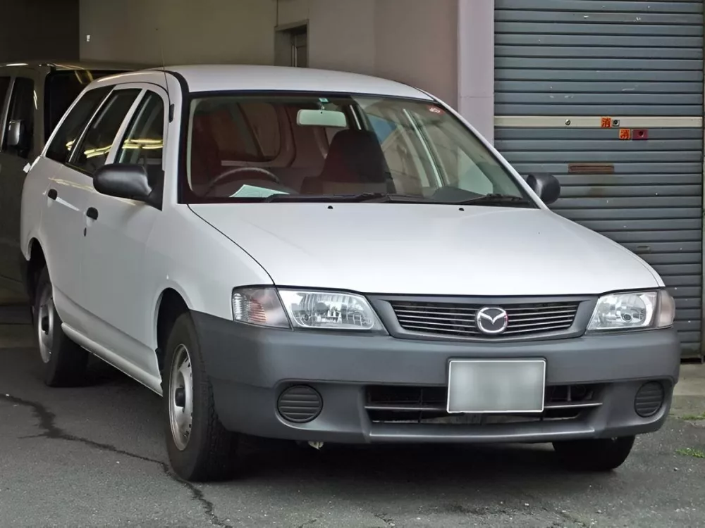 Автомобиль Mazda Familia Y10 Универсал (5 дверей)