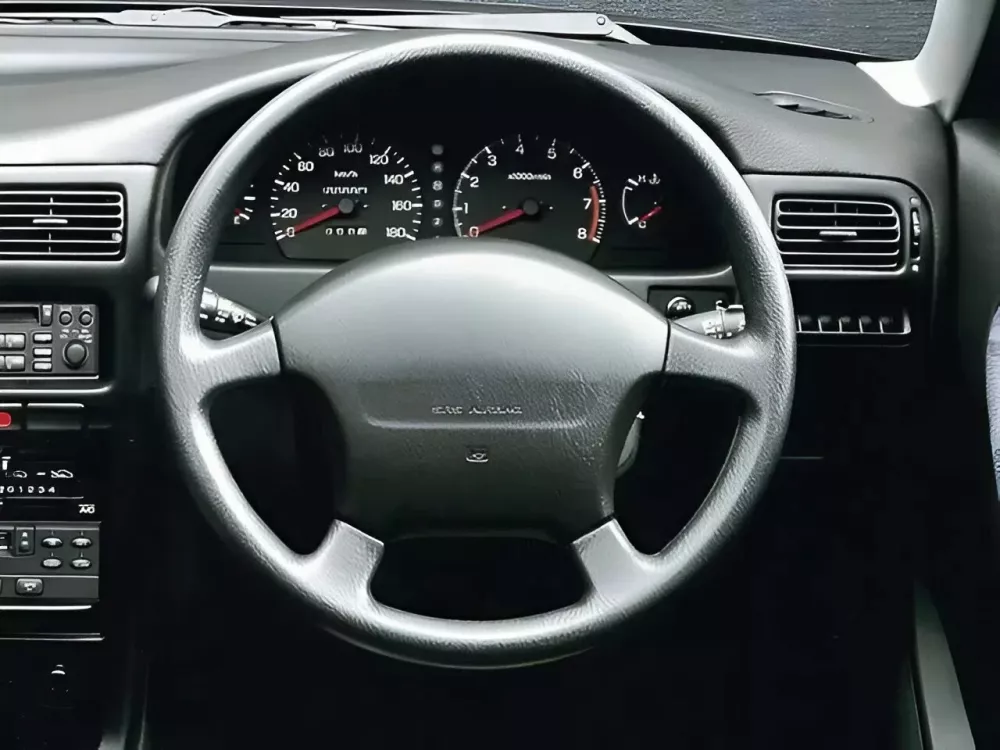 Автомобиль Mazda Familia VII (BH) Универсал (5 дверей)