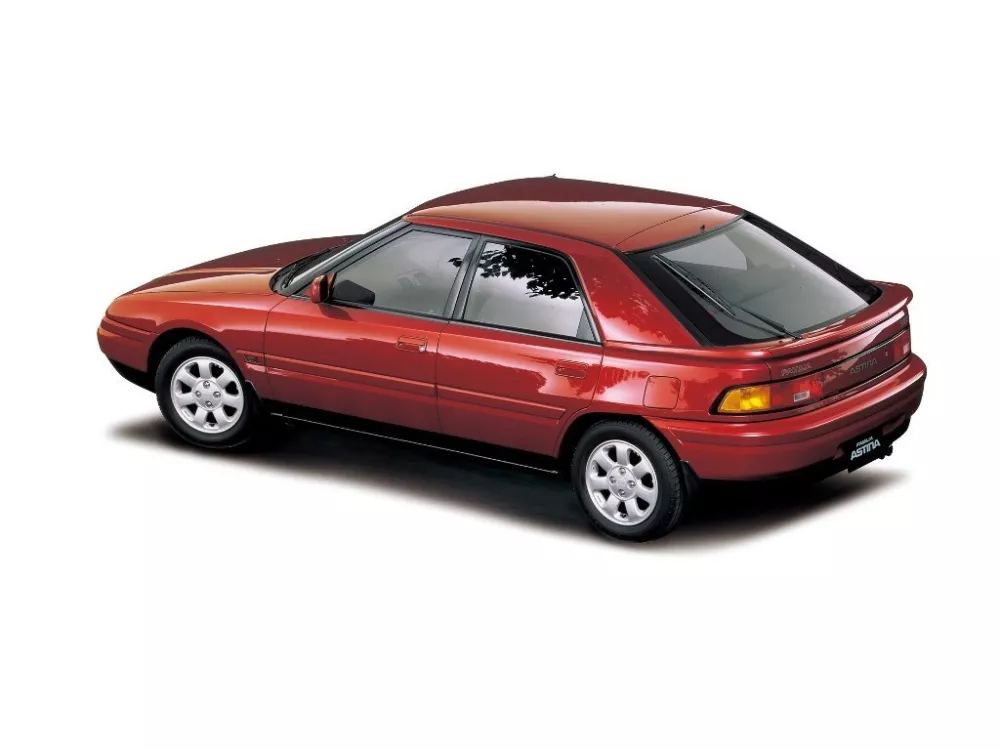 Автомобиль Mazda Familia VI (BG) Хэтчбек (5 дверей)