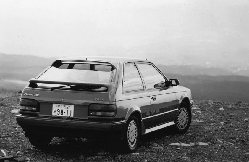 Автомобиль Mazda Familia V (BF) Хэтчбек (3 двери)