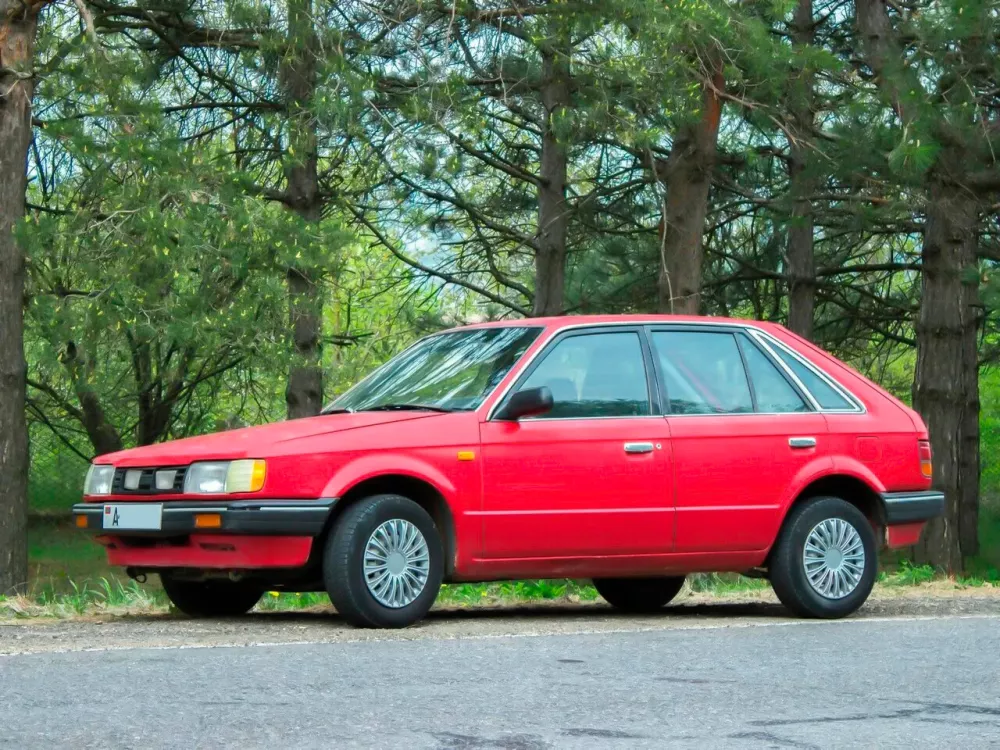 Автомобиль Mazda Familia V (BF) Хэтчбек (5 дверей)