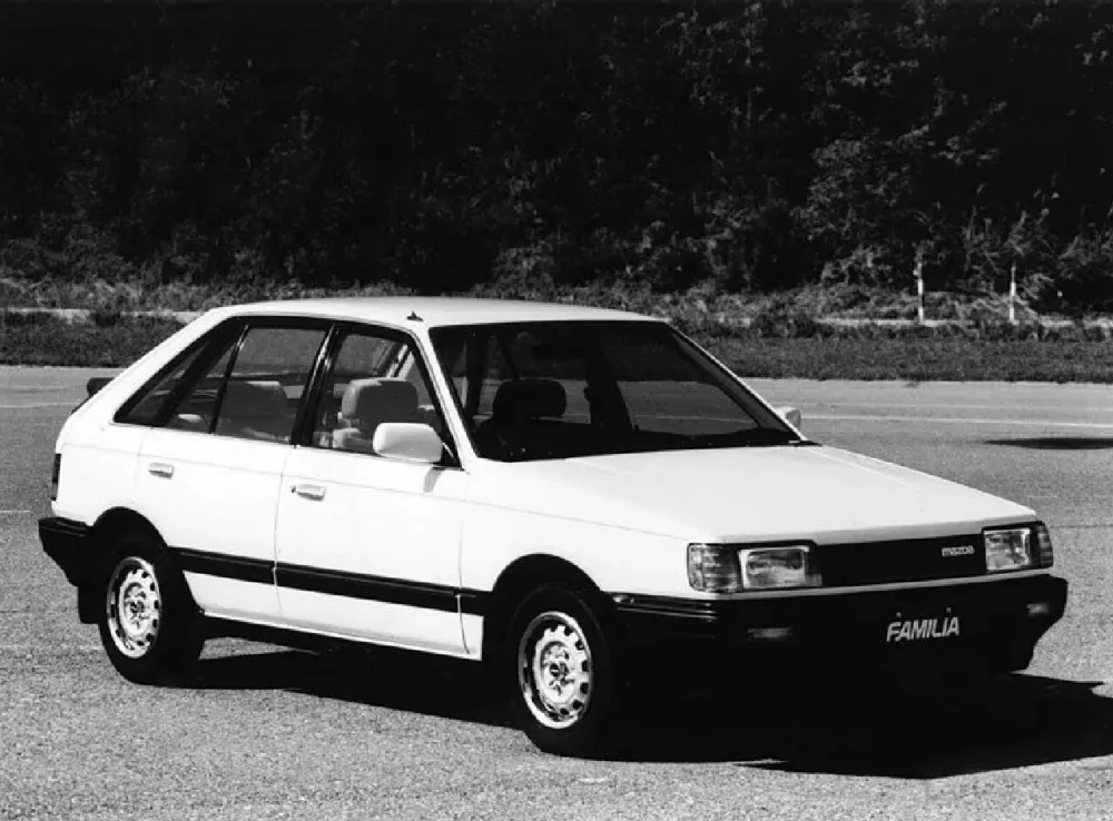 Автомобиль Mazda Familia V (BF) Хэтчбек (5 дверей)