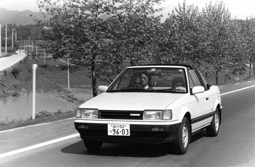 Автомобиль Mazda Familia V (BF) Кабриолет