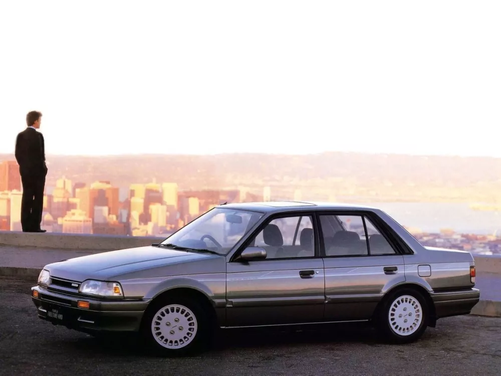 Автомобиль Mazda Familia V (BF) Седан