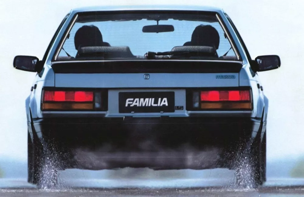 Автомобиль Mazda Familia V (BF) Седан
