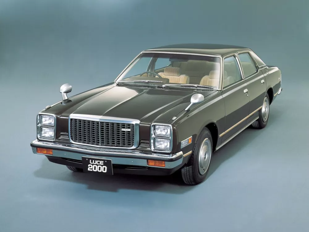 Автомобиль Mazda Luce III Седан