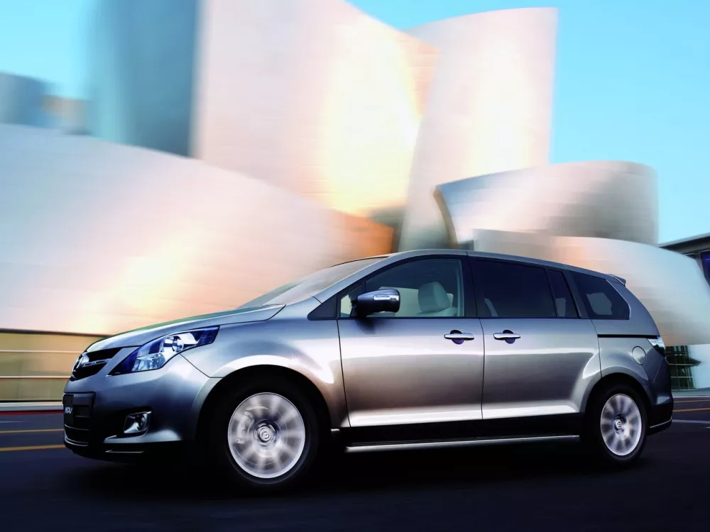 Автомобиль Mazda MPV III (LY) Компактвэн