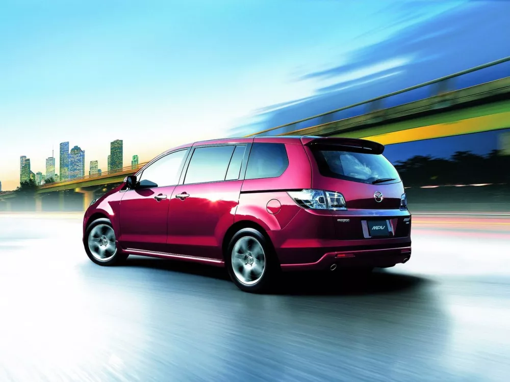 Автомобиль Mazda MPV III (LY) Компактвэн
