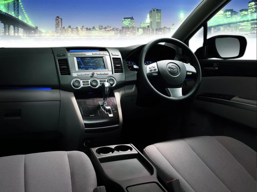 Автомобиль Mazda MPV III (LY) Компактвэн