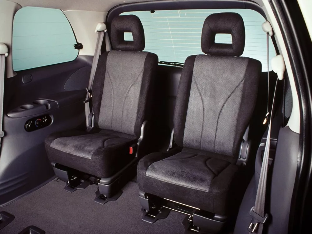 Автомобиль Mazda MPV II (LW) Компактвэн
