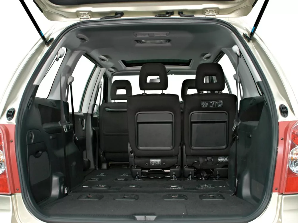 Автомобиль Mazda MPV II (LW) Рестайлинг Компактвэн