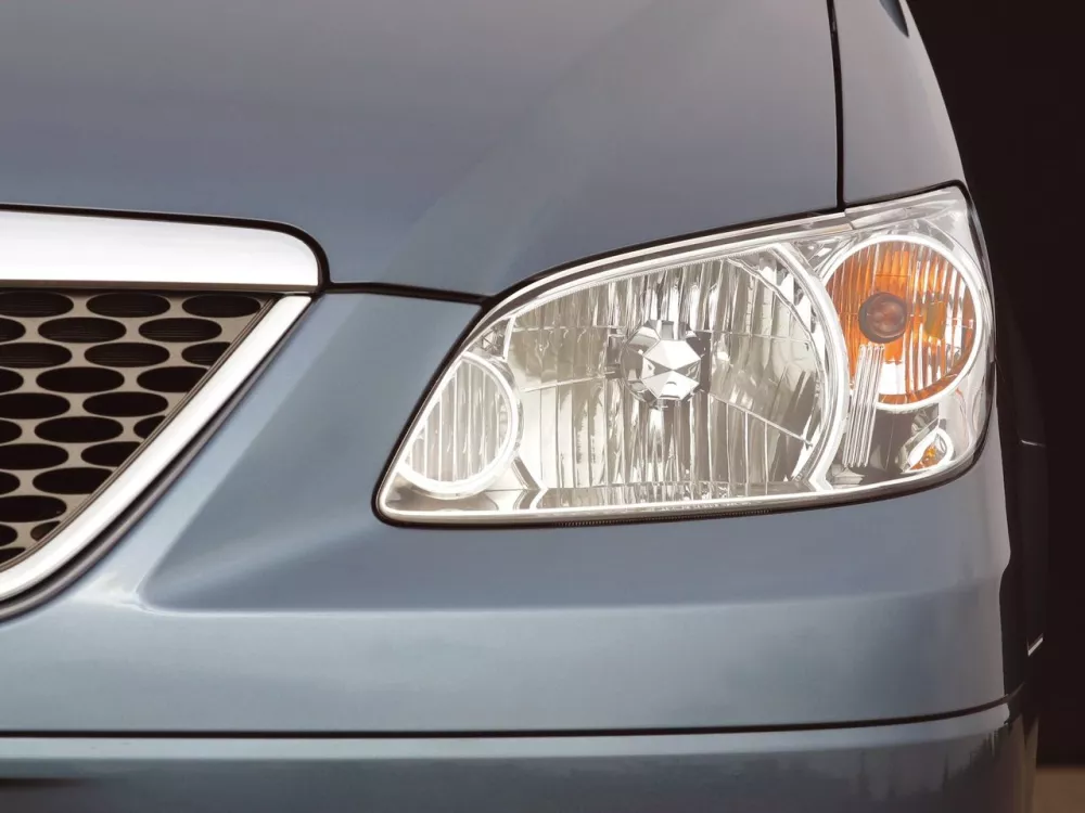 Автомобиль Mazda MPV II (LW) Рестайлинг Компактвэн
