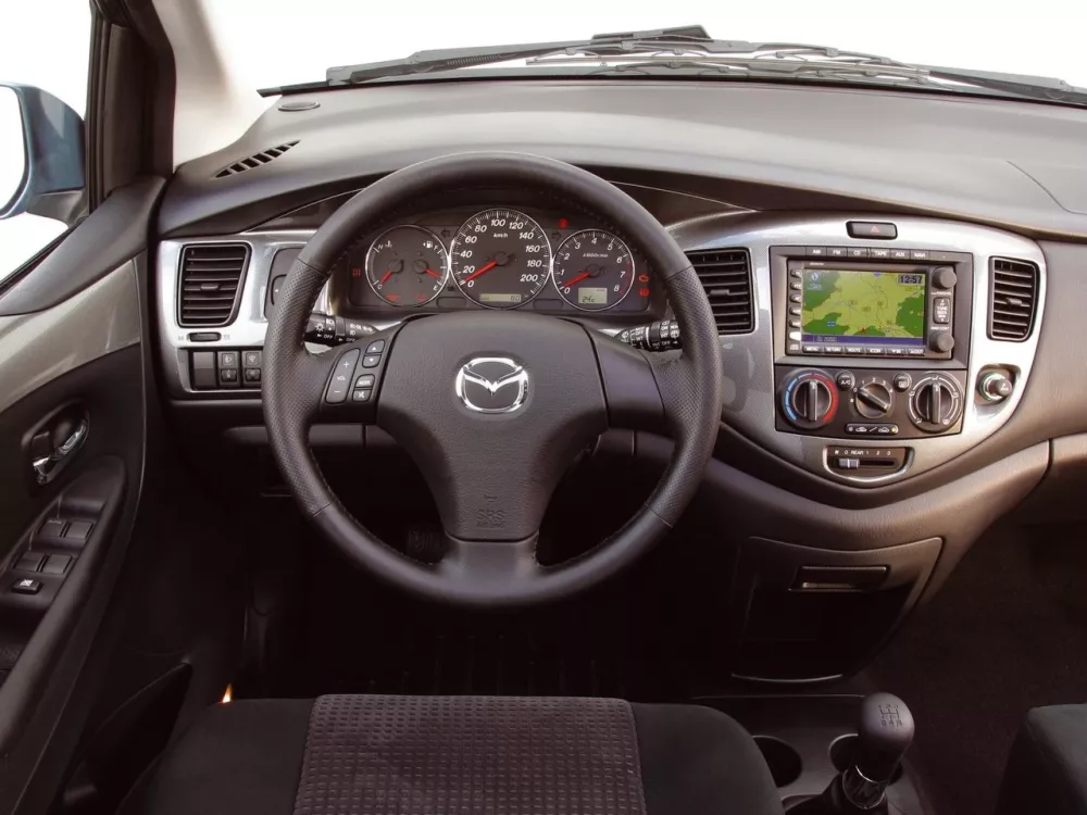 Автомобиль Mazda MPV II (LW) Рестайлинг Компактвэн