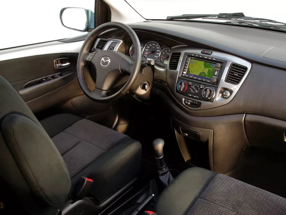 Автомобиль Mazda MPV II (LW) Рестайлинг Компактвэн
