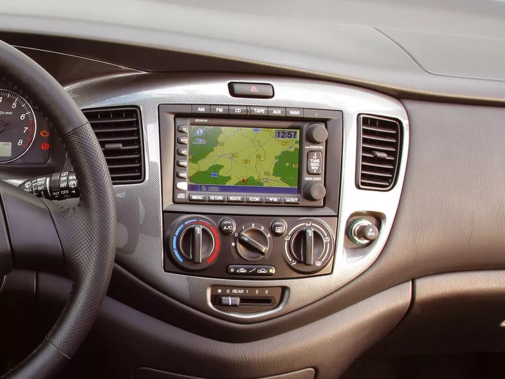 Автомобиль Mazda MPV II (LW) Компактвэн