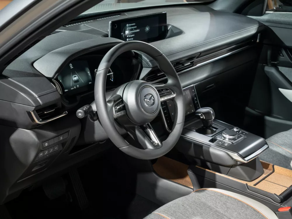 Автомобиль Mazda MX-30 I Внедорожник (5 дверей)