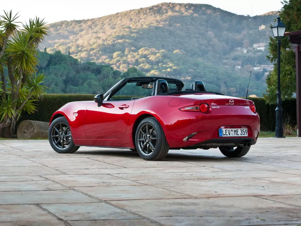 Автомобиль Mazda MX-5 IV (ND) Родстер