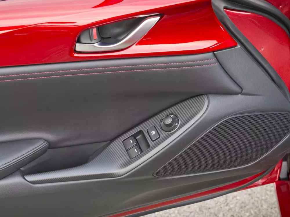 Автомобиль Mazda MX-5 IV (ND) Родстер