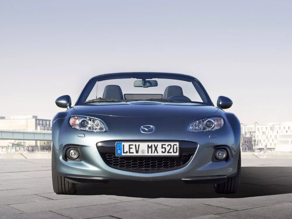 Автомобиль Mazda MX-5 III (NC) Рестайлинг Родстер