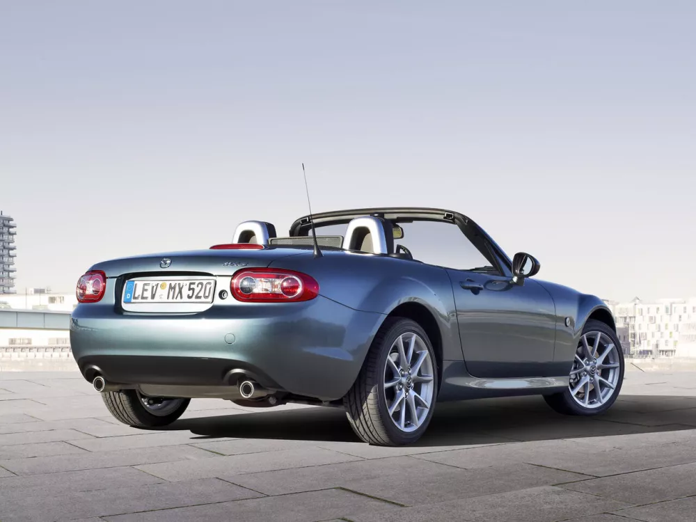 Автомобиль Mazda MX-5 III (NC) Рестайлинг Родстер