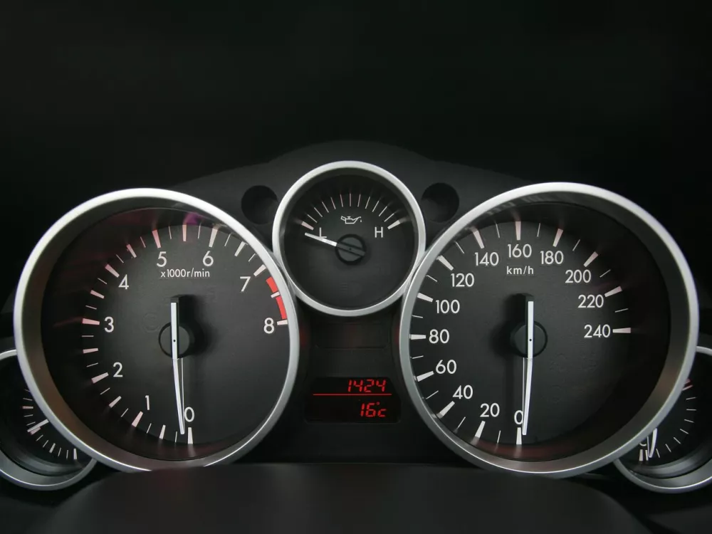 Автомобиль Mazda MX-5 III (NC) Рестайлинг Родстер