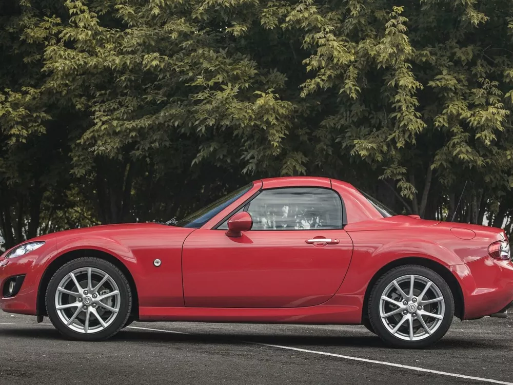 Автомобиль Mazda MX-5 III (NC) Рестайлинг Родстер