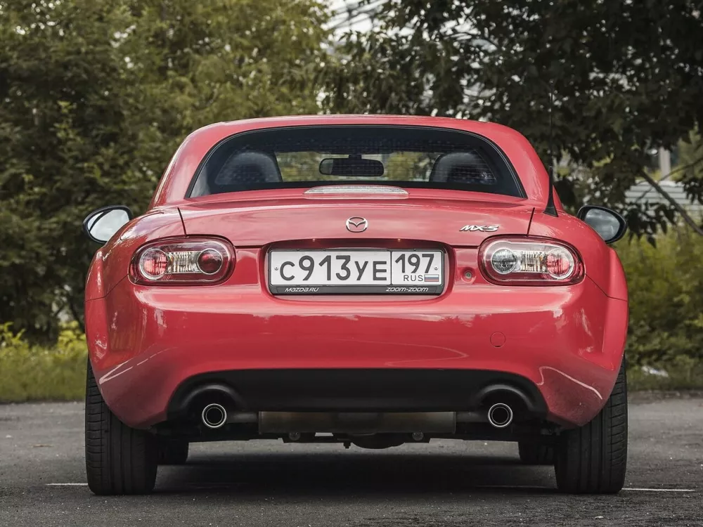 Автомобиль Mazda MX-5 III (NC) Рестайлинг Родстер