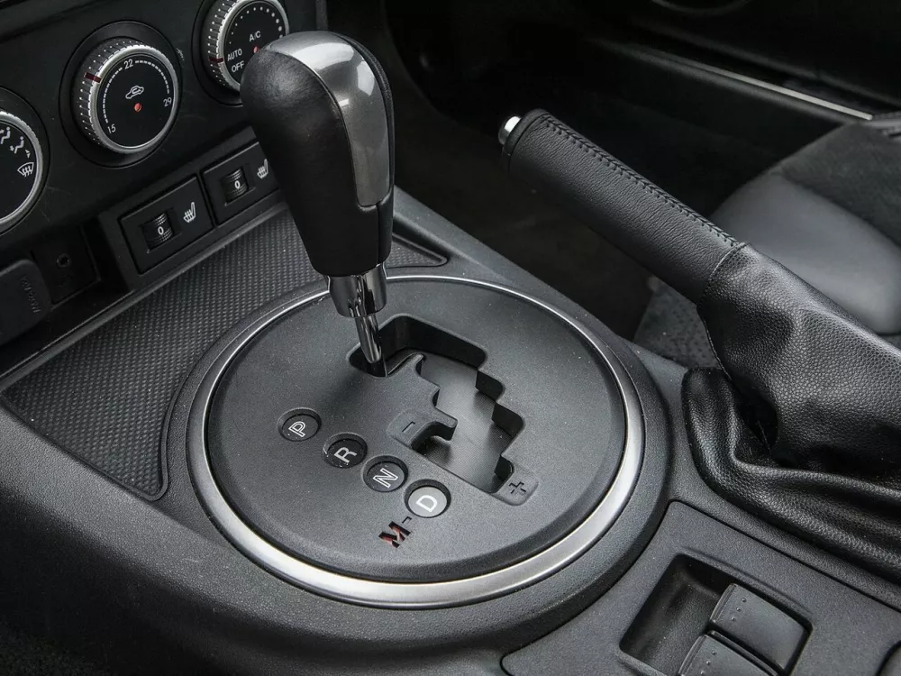 Автомобиль Mazda MX-5 III (NC) Рестайлинг Родстер