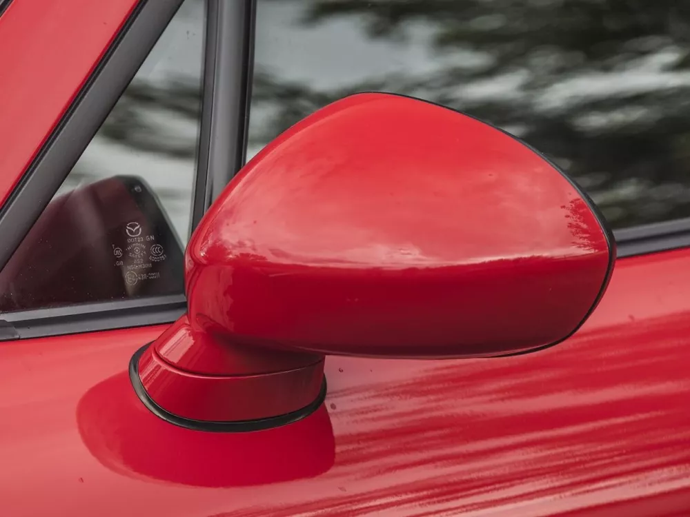 Автомобиль Mazda MX-5 III (NC) Рестайлинг Родстер