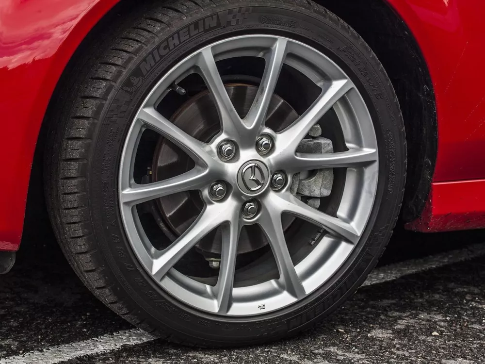 Автомобиль Mazda MX-5 III (NC) Рестайлинг Родстер
