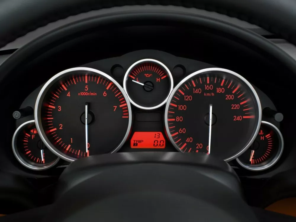 Автомобиль Mazda MX-5 III (NC) Родстер