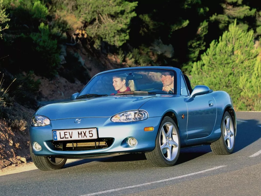 Автомобиль Mazda MX-5 II (NB) Рестайлинг Родстер