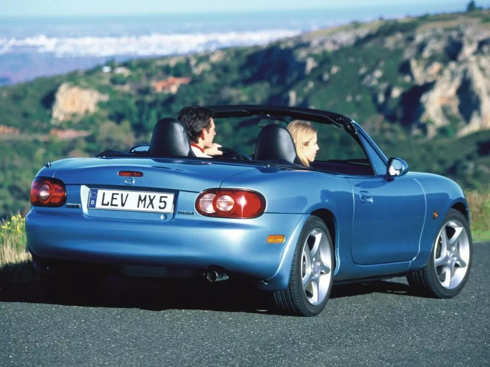 Автомобиль Mazda MX-5 II (NB) Рестайлинг Родстер