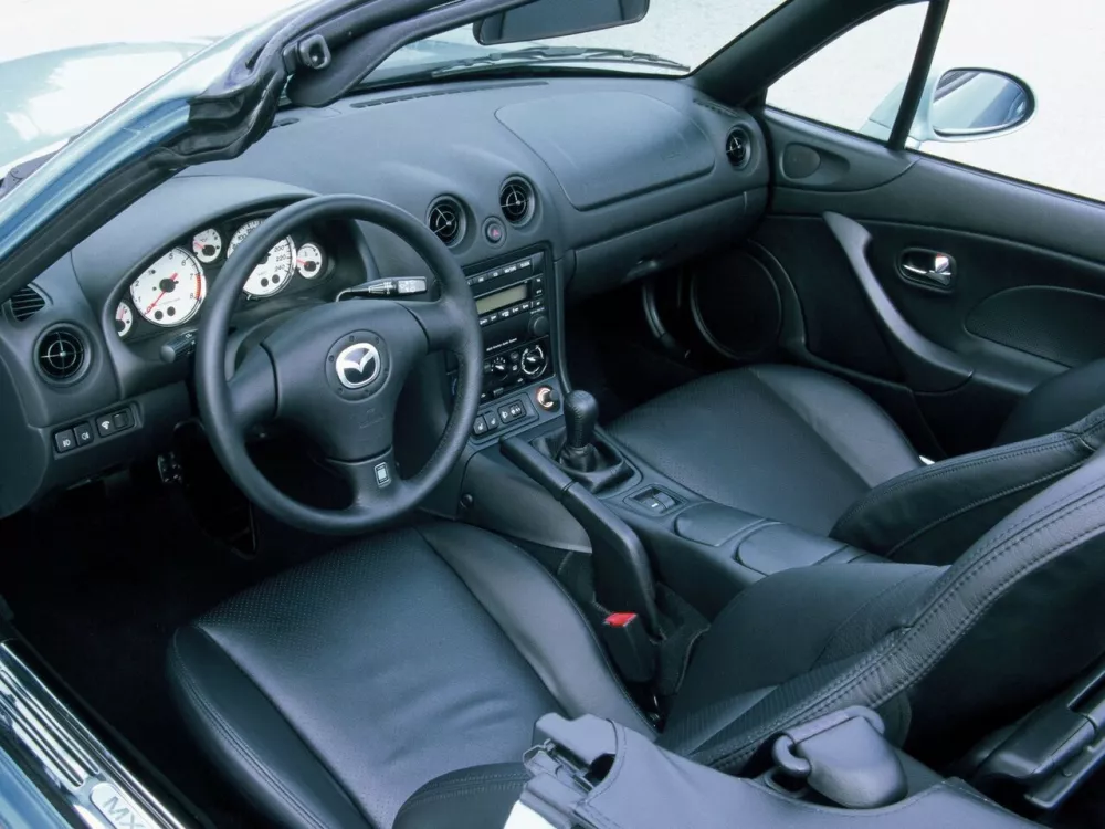 Автомобиль Mazda MX-5 II (NB) Рестайлинг Родстер