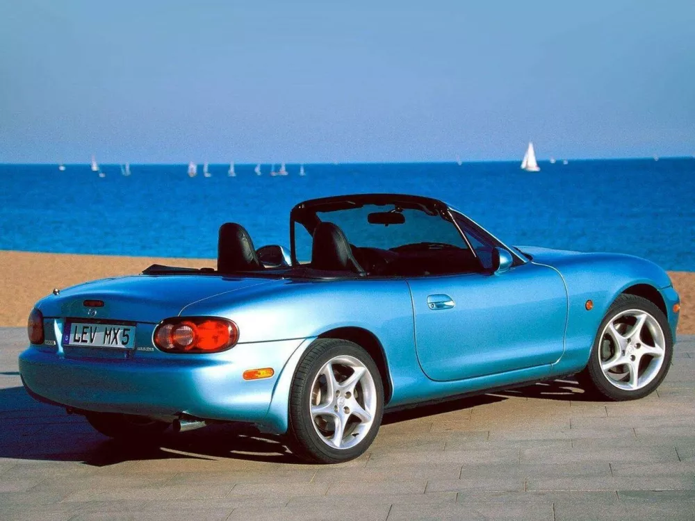 Автомобиль Mazda MX-5 II (NB) Рестайлинг Родстер