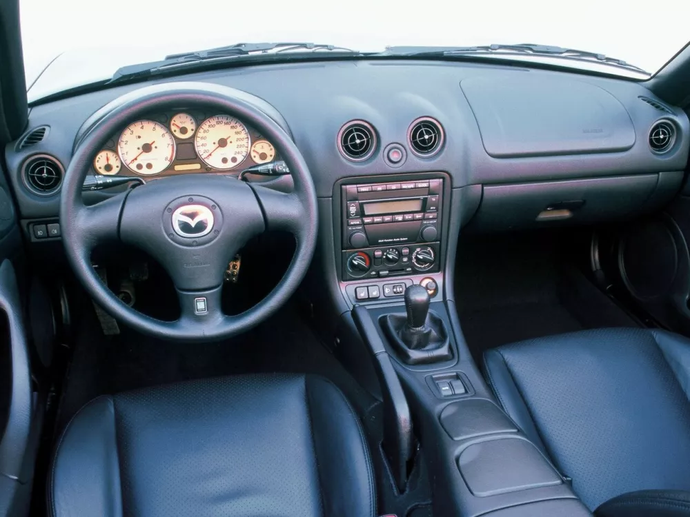 Автомобиль Mazda MX-5 II (NB) Рестайлинг Родстер