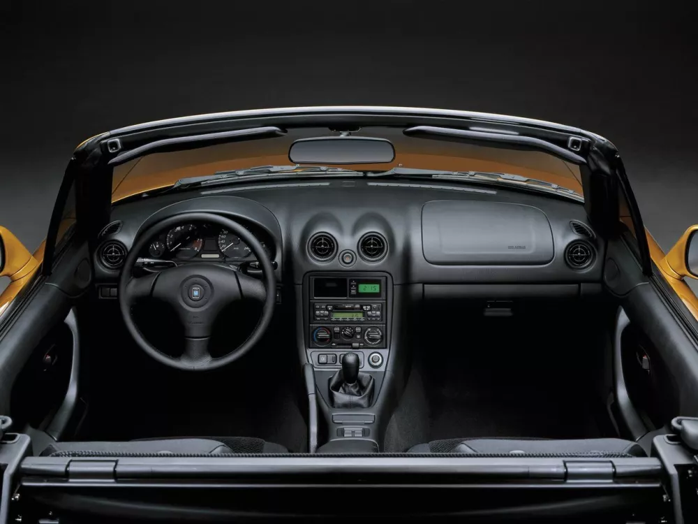 Автомобиль Mazda MX-5 II (NB) Родстер