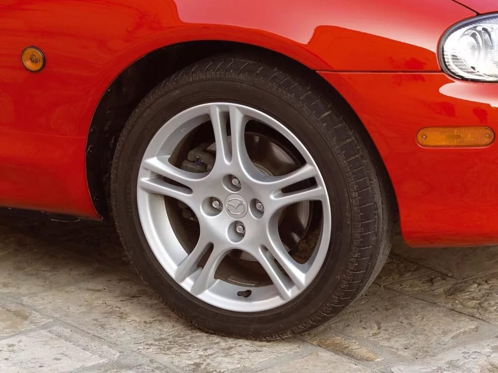 Автомобиль Mazda MX-5 II (NB) Рестайлинг Родстер