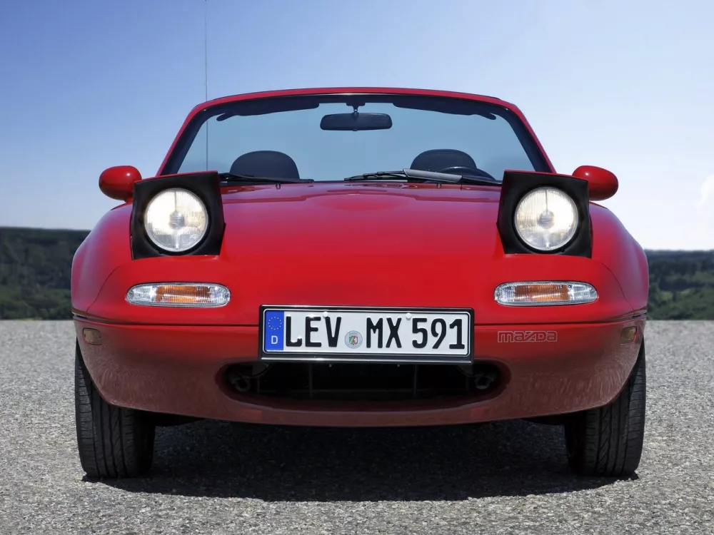 Автомобиль Mazda MX-5 I (NA) Родстер