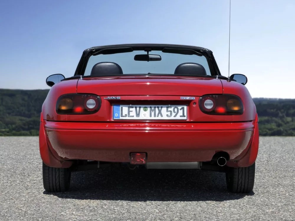 Автомобиль Mazda MX-5 I (NA) Родстер